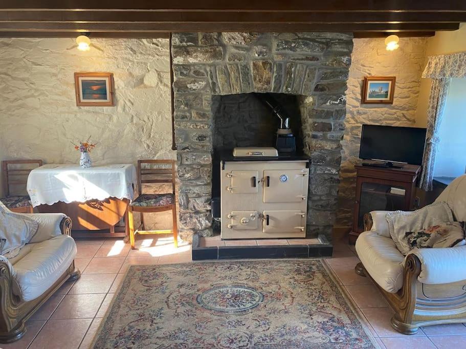 Banc Cottage Moylgrove Εξωτερικό φωτογραφία